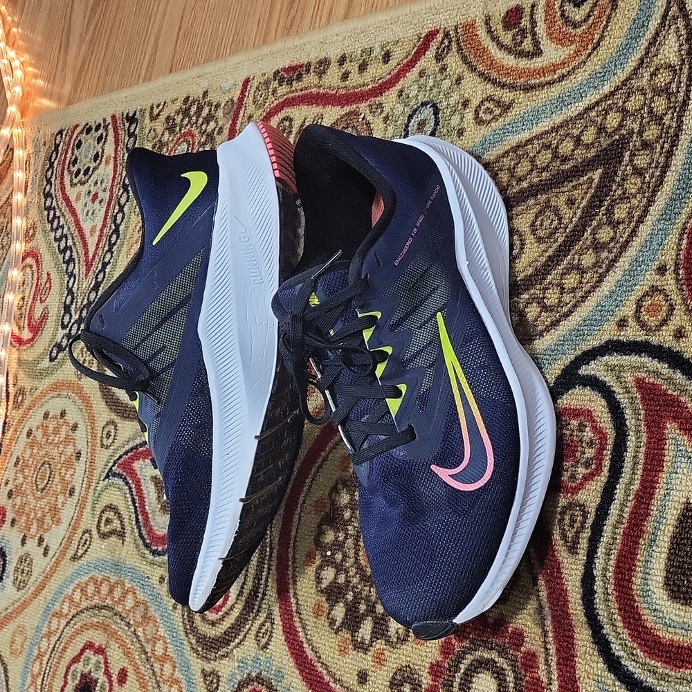 Nike Quest running shoes